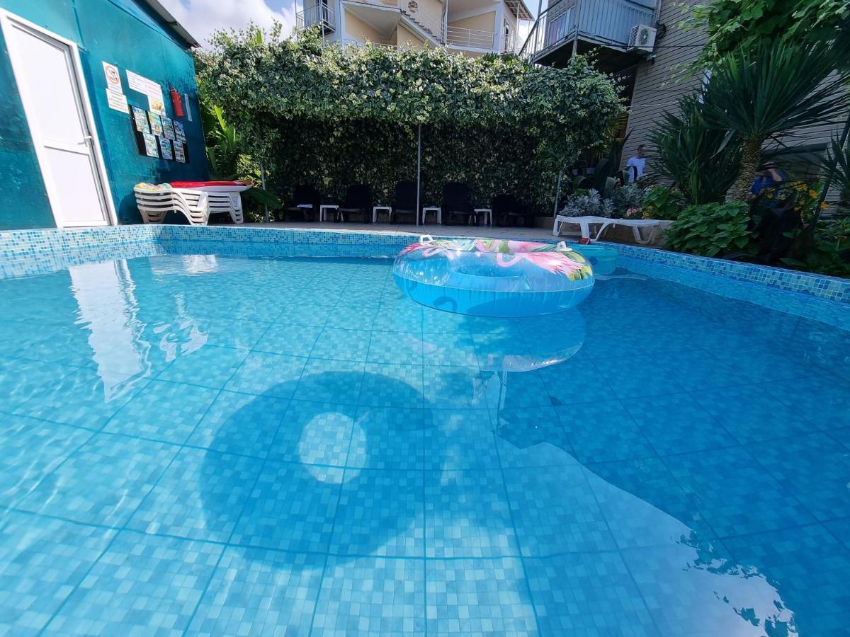 Ривер Гагра Hotel Ngoại thất bức ảnh