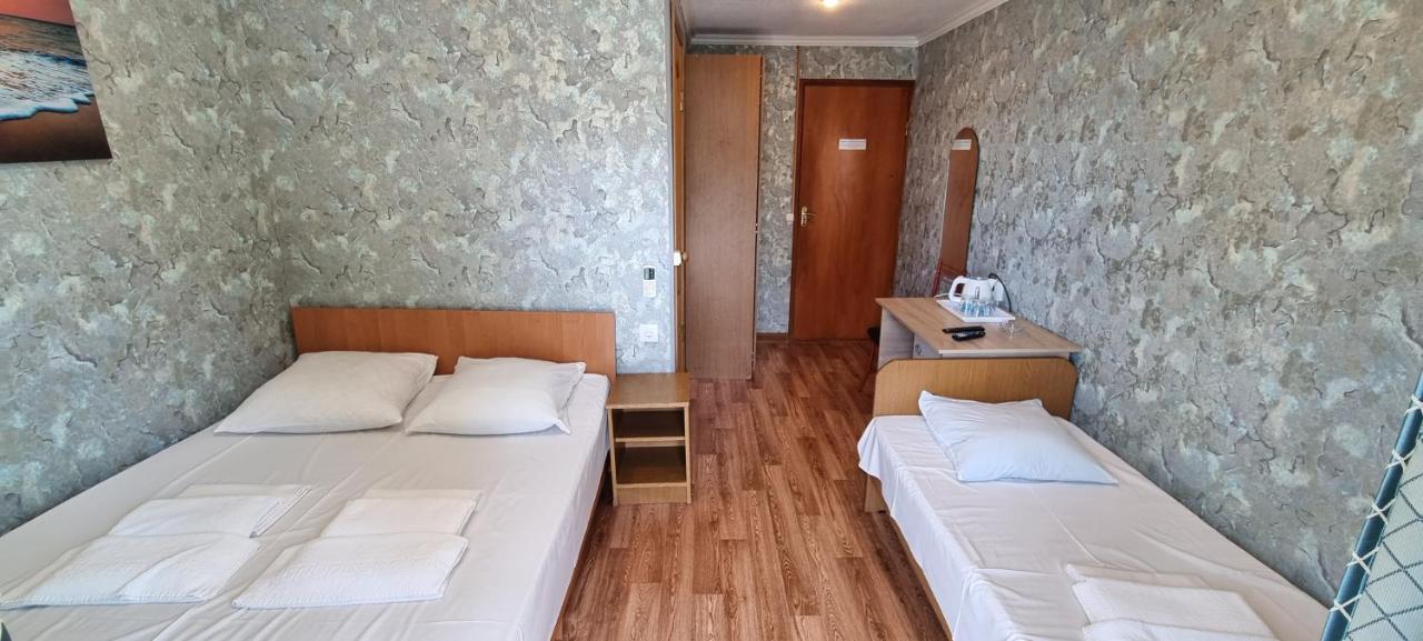 Ривер Гагра Hotel Ngoại thất bức ảnh
